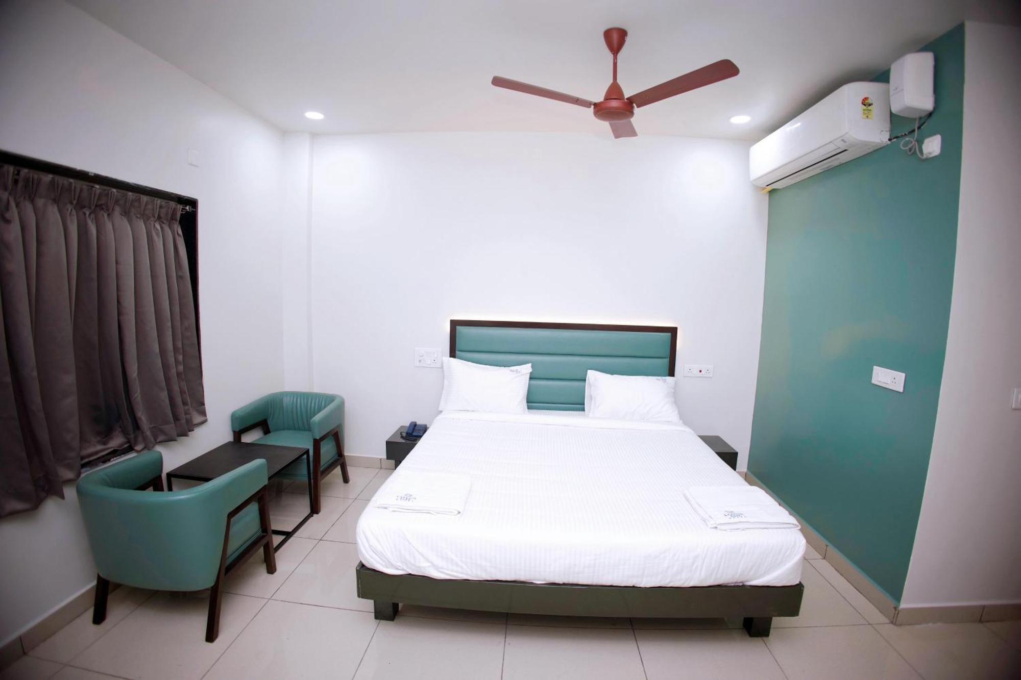 The Lotus Park Hotel Srikalahasti Ngoại thất bức ảnh